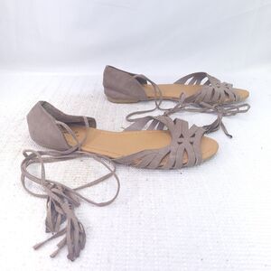 Qupid Sandals Gladiator Lace Up Strappy Flats Peep Toe Shoes Womens Size 7.5
